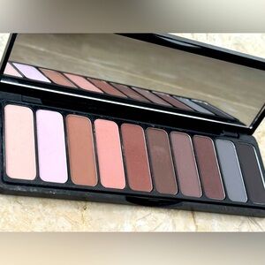 ELF MAD FOR MATTE EYESHADOW